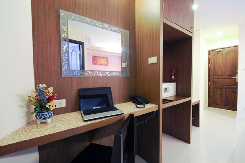 Royal Express Inn Бангкок Екстер'єр фото