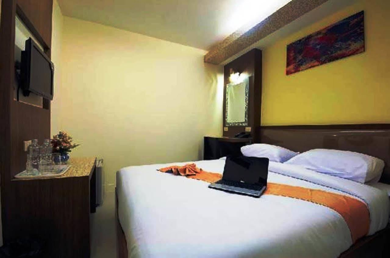 Royal Express Inn Бангкок Екстер'єр фото